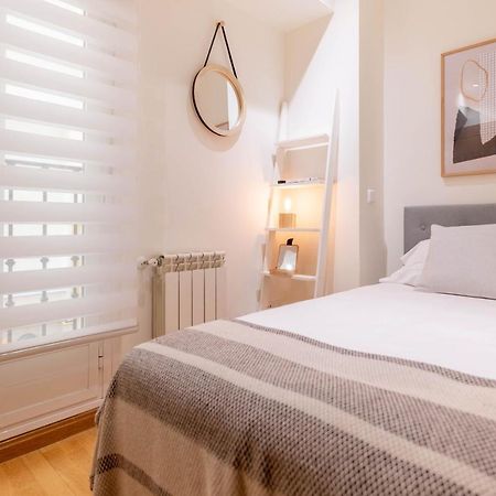 Amazing apartment in Huertas Madrid Bagian luar foto